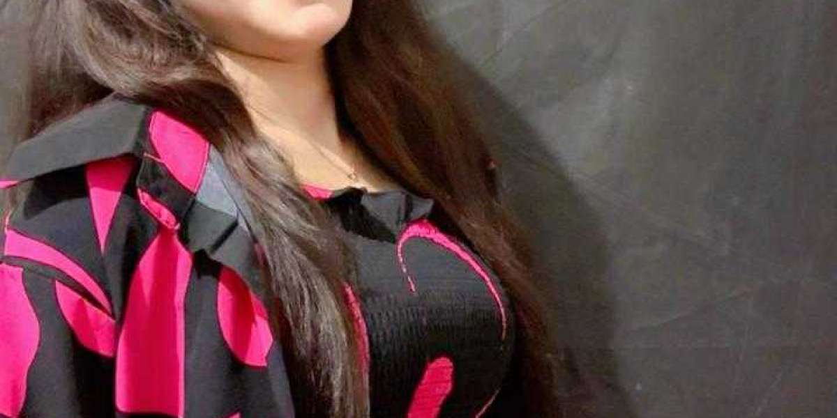 Beauty, Elegance, and Sophistication – The Modern Women of Lahore