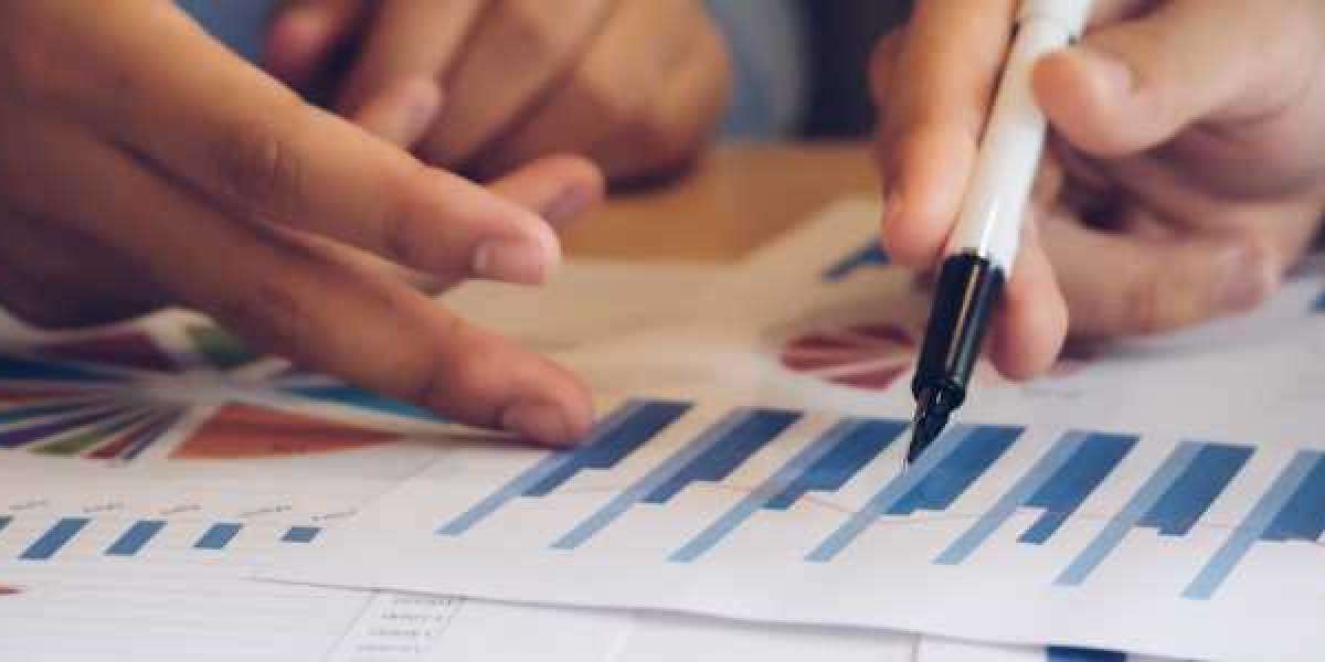 SaaS Bookkeeping vs. Regular Bookkeeping Services Comparison: Which Fits a Growing SaaS Business?