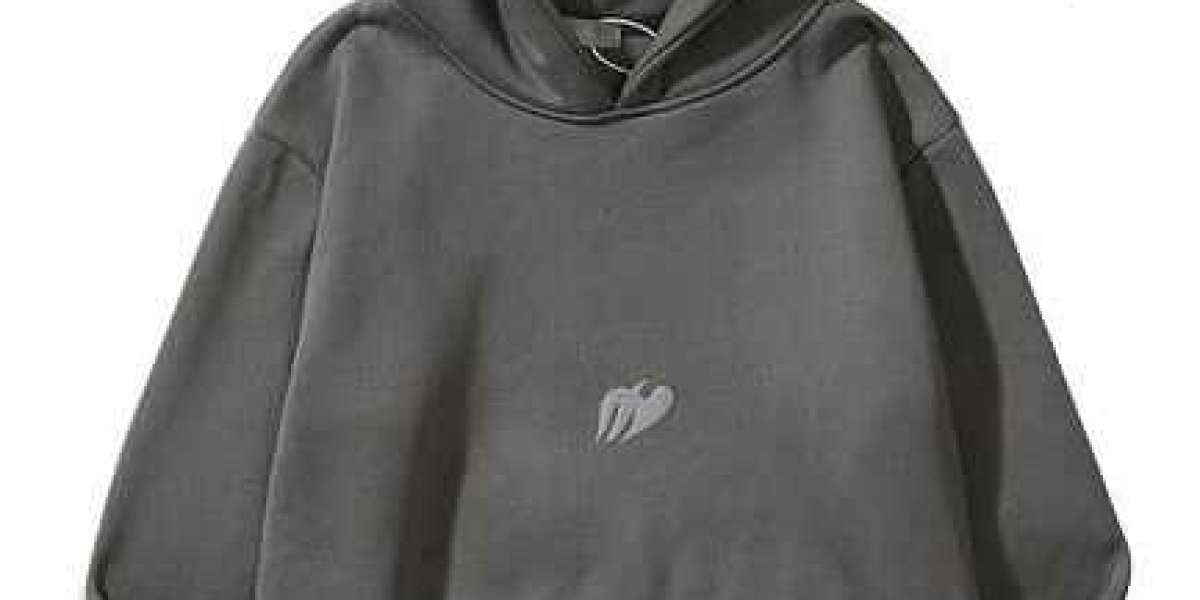7 Ultimate Kanye West Merch Styles For Streetwear